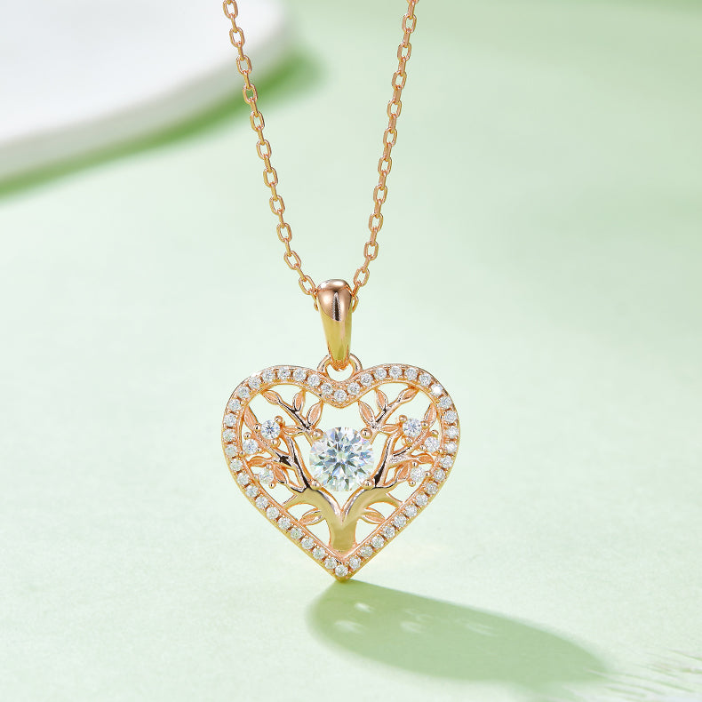 Moissanite Heart Shape Necklace – 18K Gold-Plated Sterling Silver with brilliant stone elegantly placed in the center| MerchLuxx - MerchLuxx