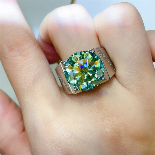 Verdante 10-carat green moissanite signet ring in platinum-plated sterling silver by MerchLuxx