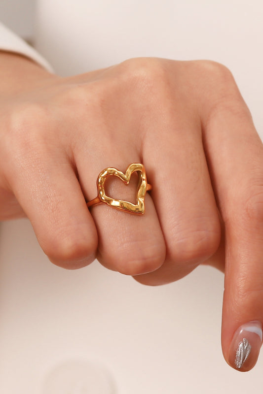 18K Gold-Plated Heart Ring – Elegant & Timeless Jewelry Piece | MerchLuxx - MerchLuxx