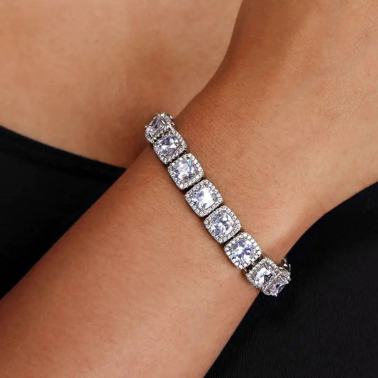 18K White Gold Bracelet with Brilliant Stones – Timeless Luxury | MerchLuxx - MerchLuxx