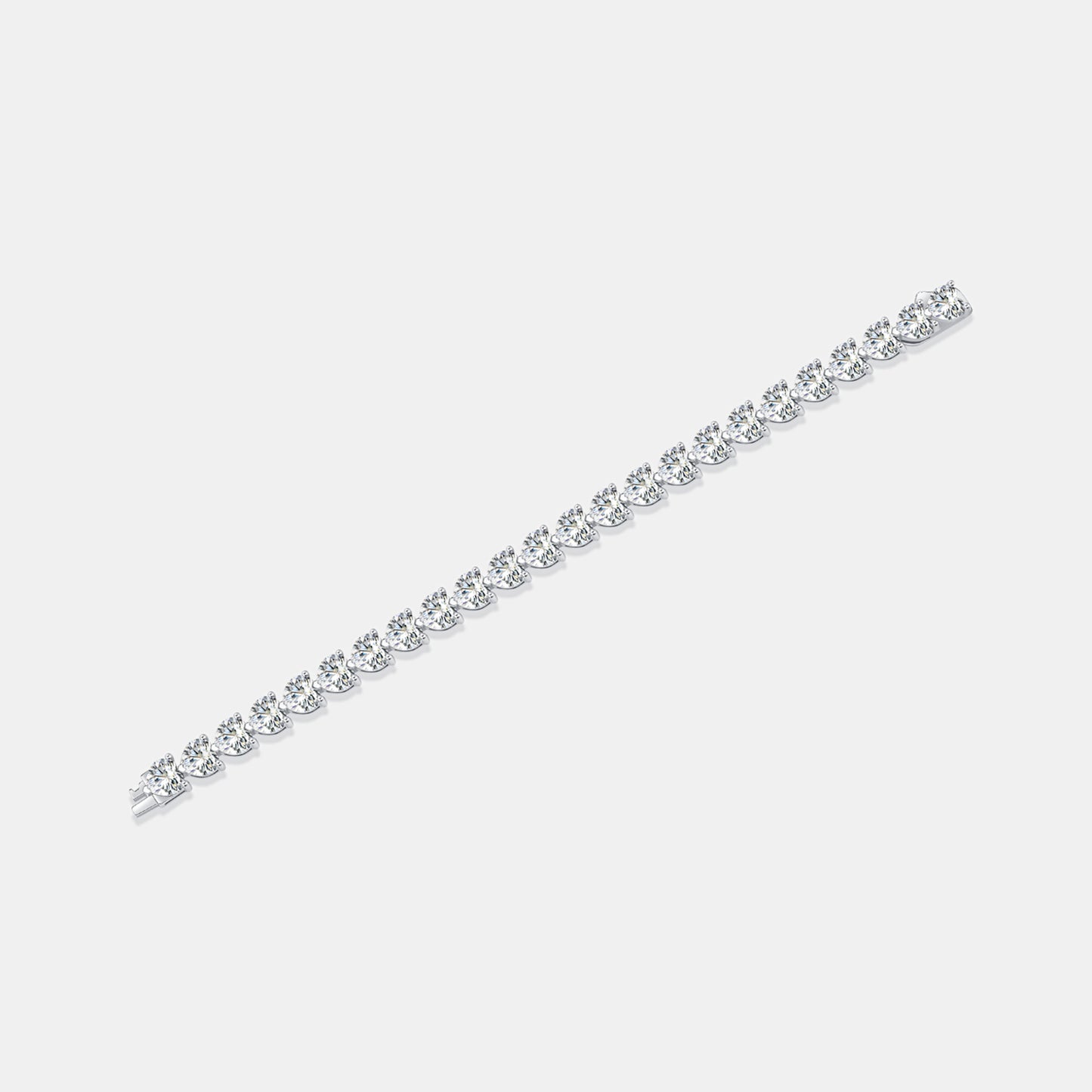 24 Carat Moissanite Heart Tennis Bracelet – Radiant Elegance | MerchLuxx - MerchLuxx