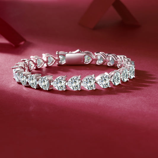 24 Carat Moissanite Heart Tennis Bracelet – Radiant Elegance | MerchLuxx - MerchLuxx