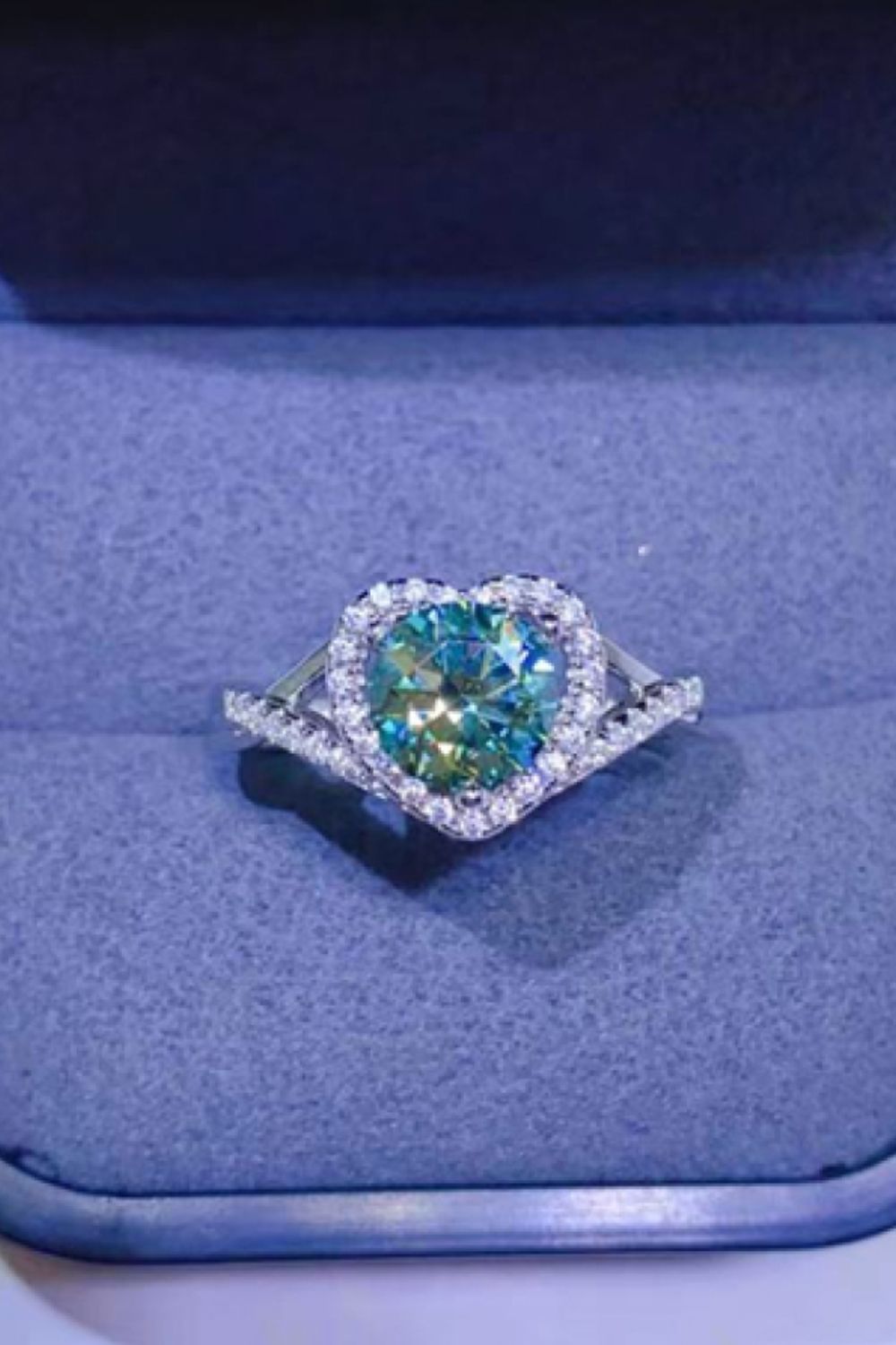 Adored 1 Carat Moissanite Heart Ring – Platinum-Plated Sterling Silver | MerchLuxx - MerchLuxx