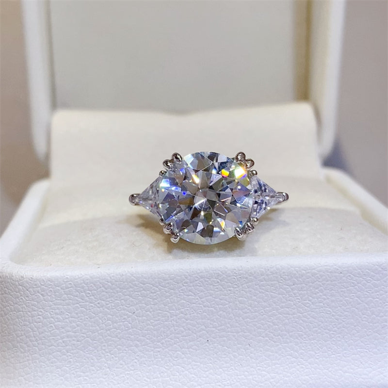 5 Carat Moissanite Sterling Silver Ring with Brilliant Side Stones | MerchLuxx - MerchLuxx