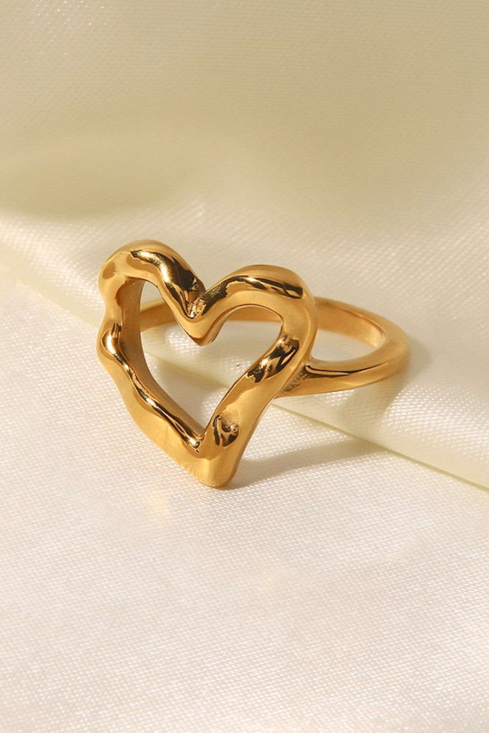 18K Gold-Plated Heart Ring – Elegant & Timeless Jewelry Piece | MerchLuxx - MerchLuxx