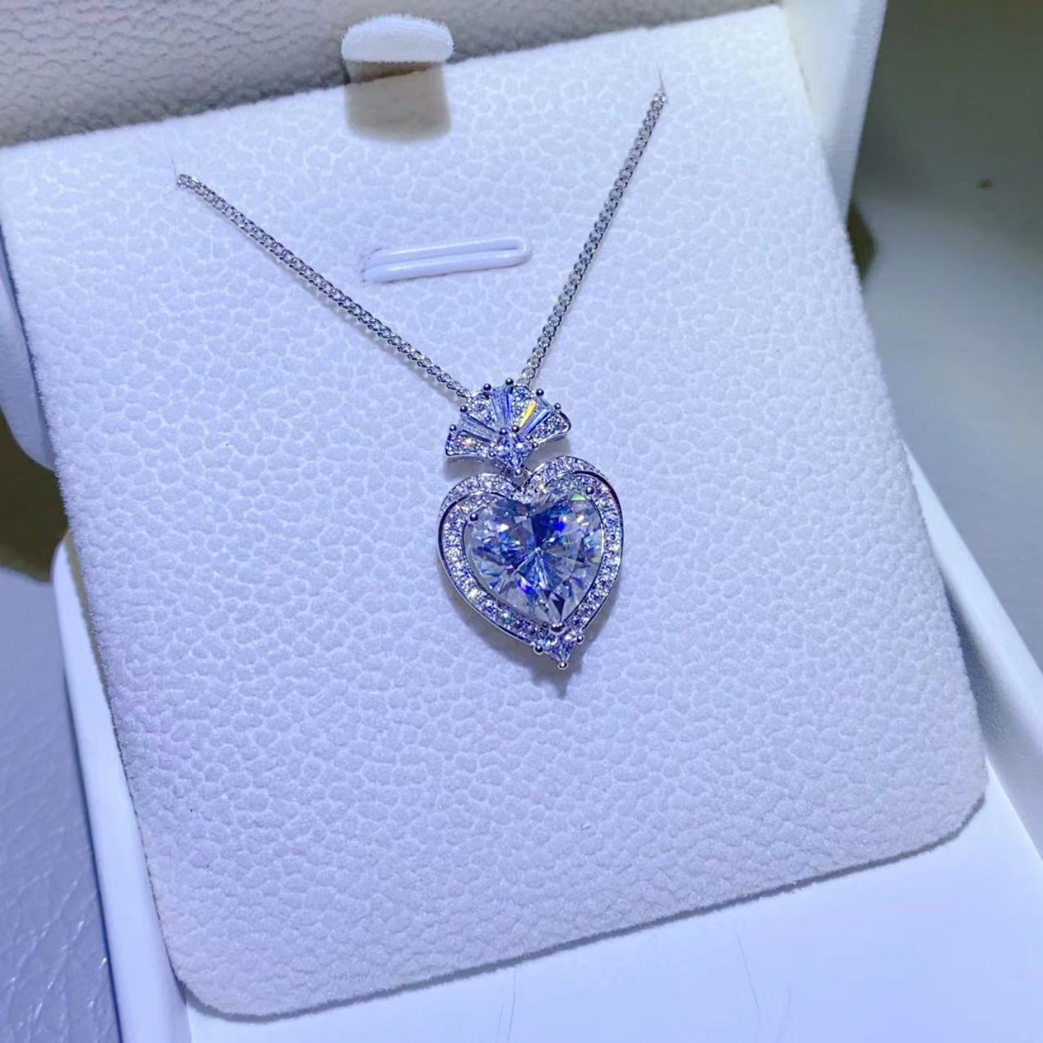 3 Carat Moissanite Heart Pendant Necklace – Sterling Silver | MerchLuxx - MerchLuxx