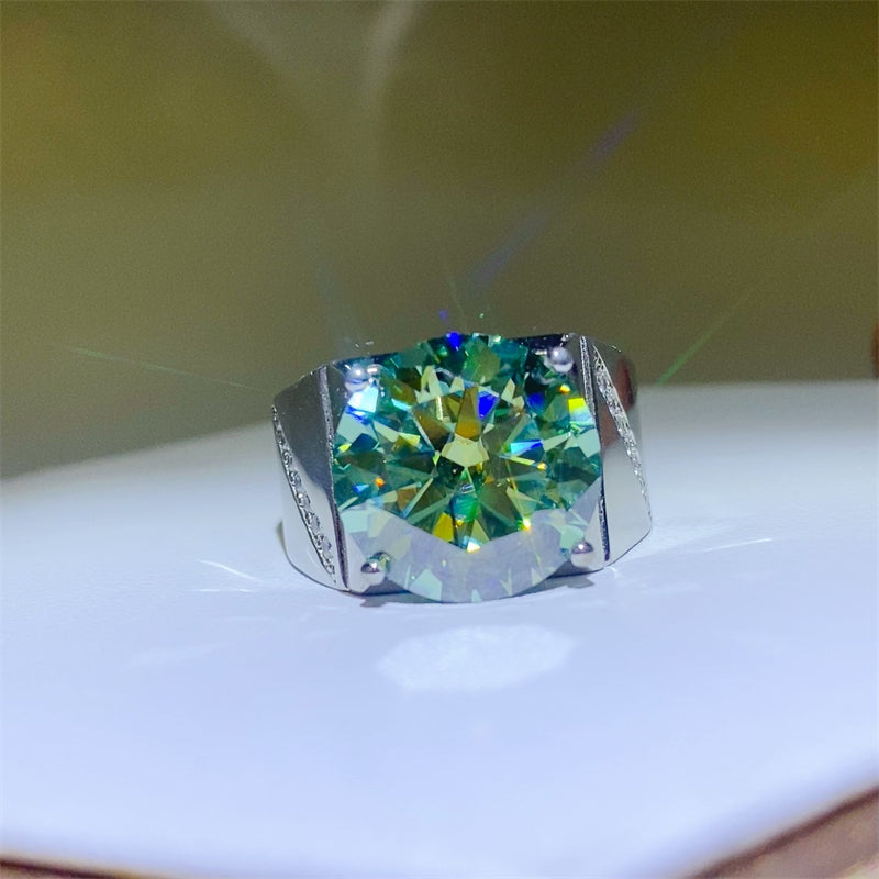 10 Carat Green Moissanite Signet Ring – Bold & Brilliant | MerchLuxx - MerchLuxx