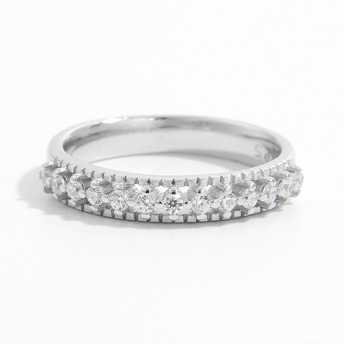 925 Sterling Silver Channel-Set Zircon Ring – Sleek & Elegant | MerchLuxx - MerchLuxx