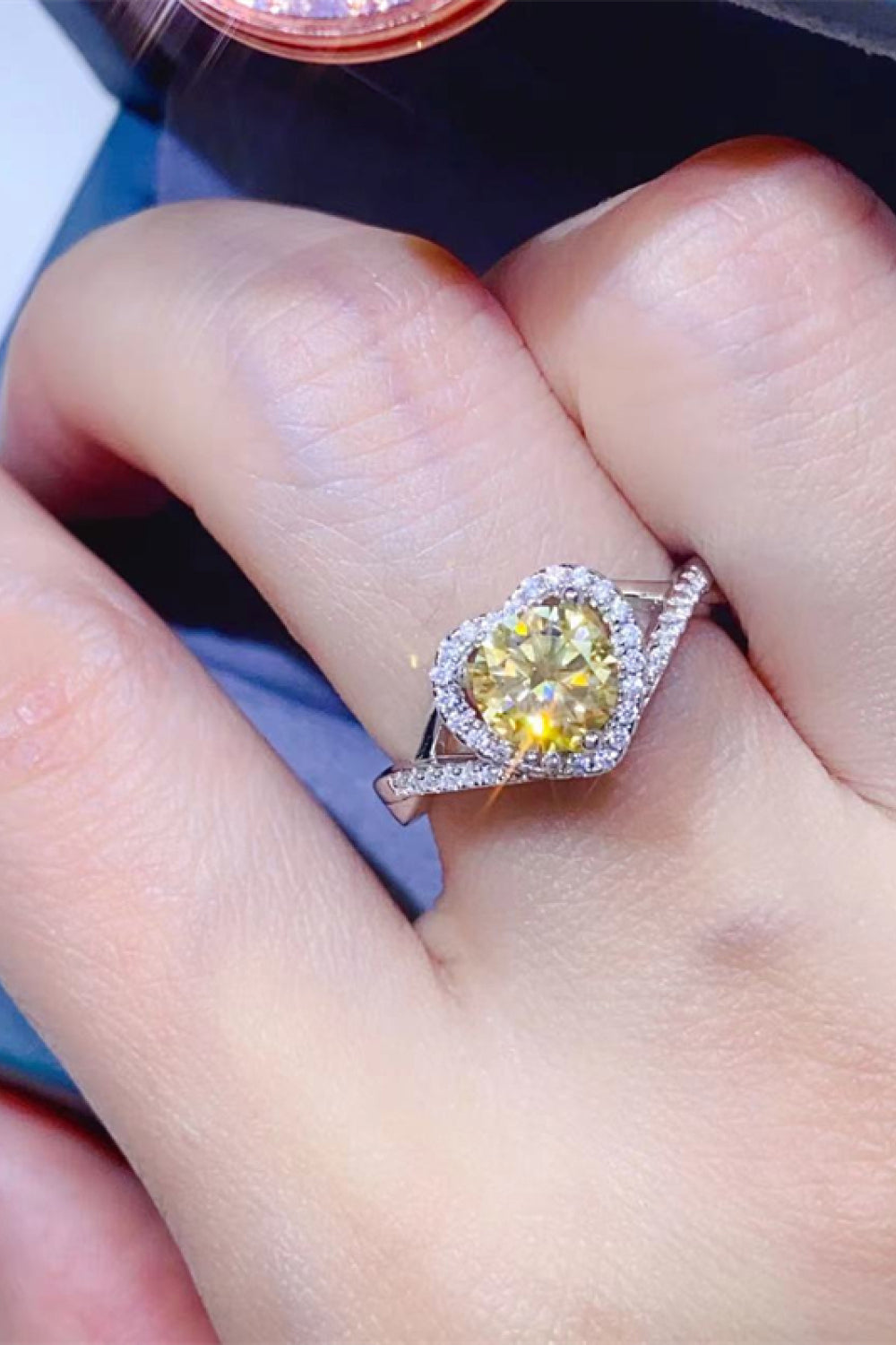 Adored 1 Carat Moissanite Heart Ring – Platinum-Plated Sterling Silver | MerchLuxx - MerchLuxx