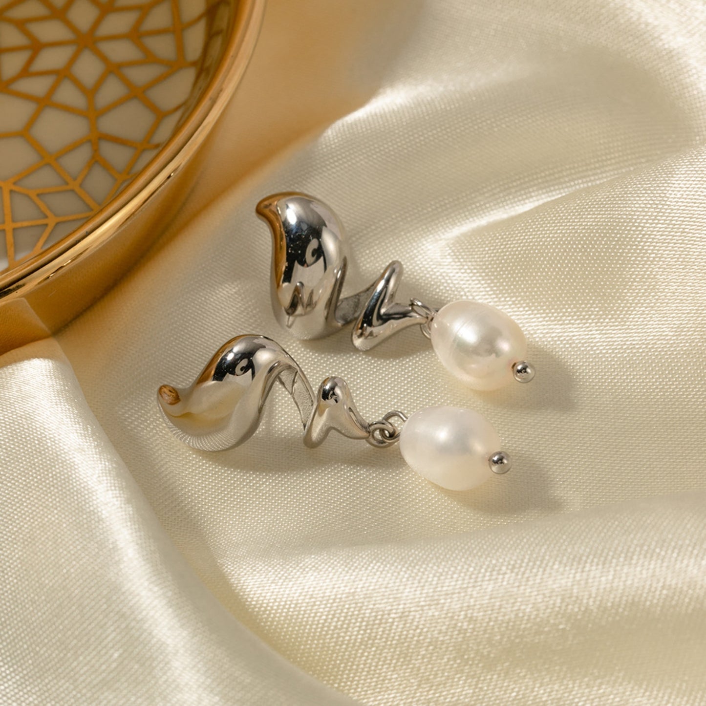 Twisted Stainless Steel Pearl Drop Earrings – Elegant & Modern | MerchLuxx - MerchLuxx