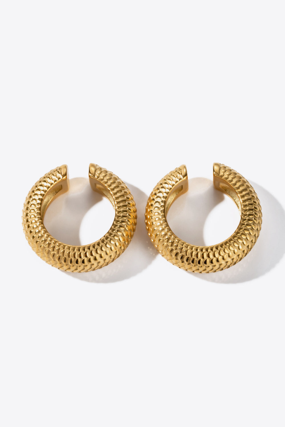 Scale Stainless Steel Cuff Earrings – 18K Gold & Platinum-Plated | MerchLuxx - MerchLuxx