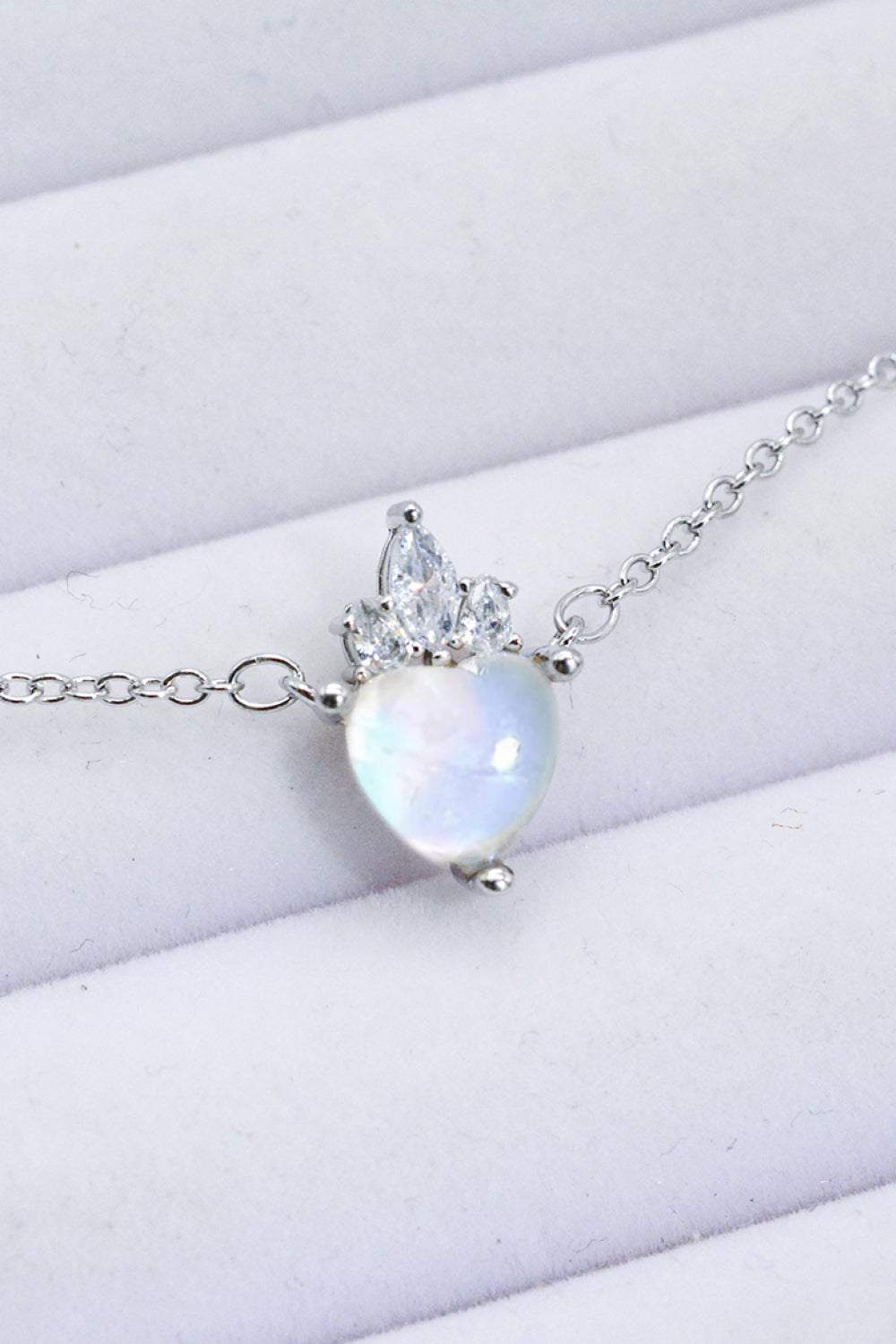 925 Sterling Silver Moonstone Heart Pendant Necklace | MerchLuxx - MerchLuxx