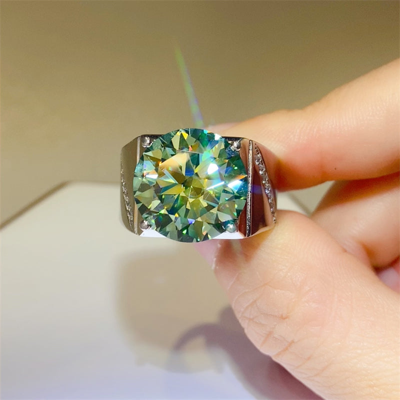 10 Carat Green Moissanite Signet Ring – Bold & Brilliant | MerchLuxx - MerchLuxx