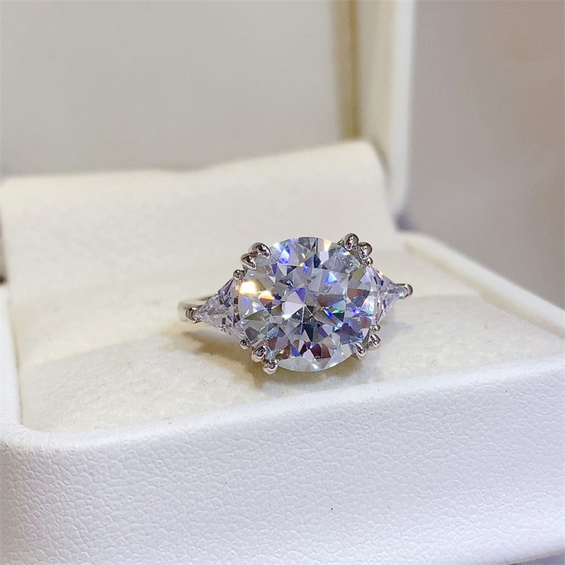 5 Carat Moissanite Sterling Silver Ring with Brilliant Side Stones | MerchLuxx - MerchLuxx