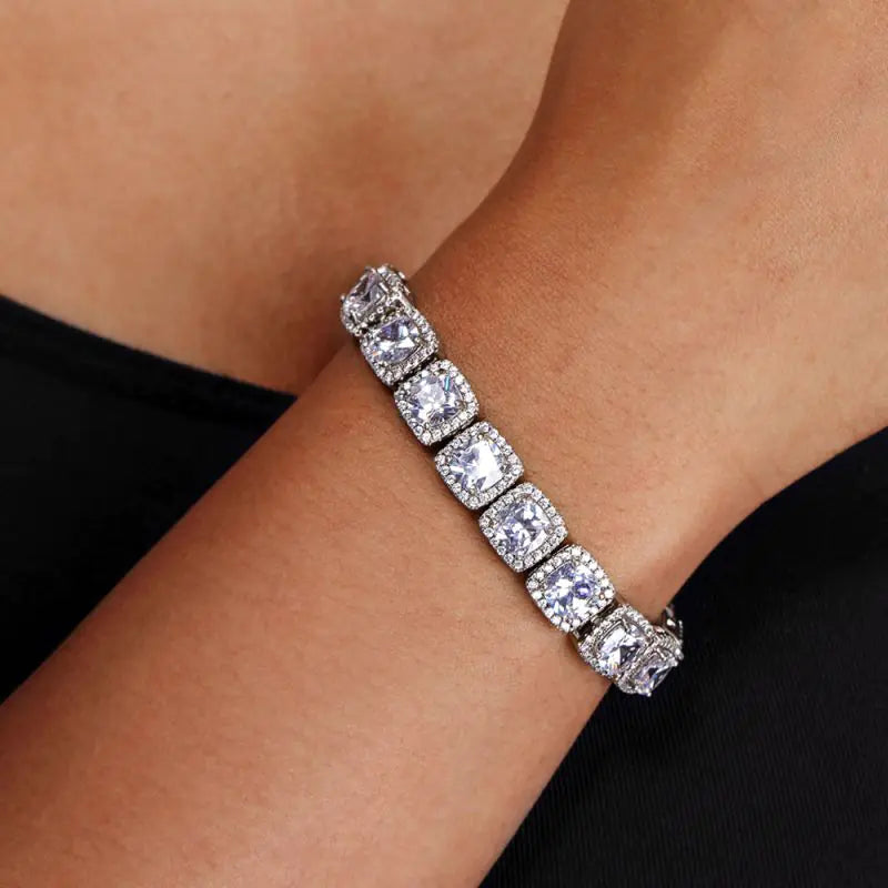 18K White Gold Bracelet with Brilliant Stones – Timeless Luxury | MerchLuxx - MerchLuxx