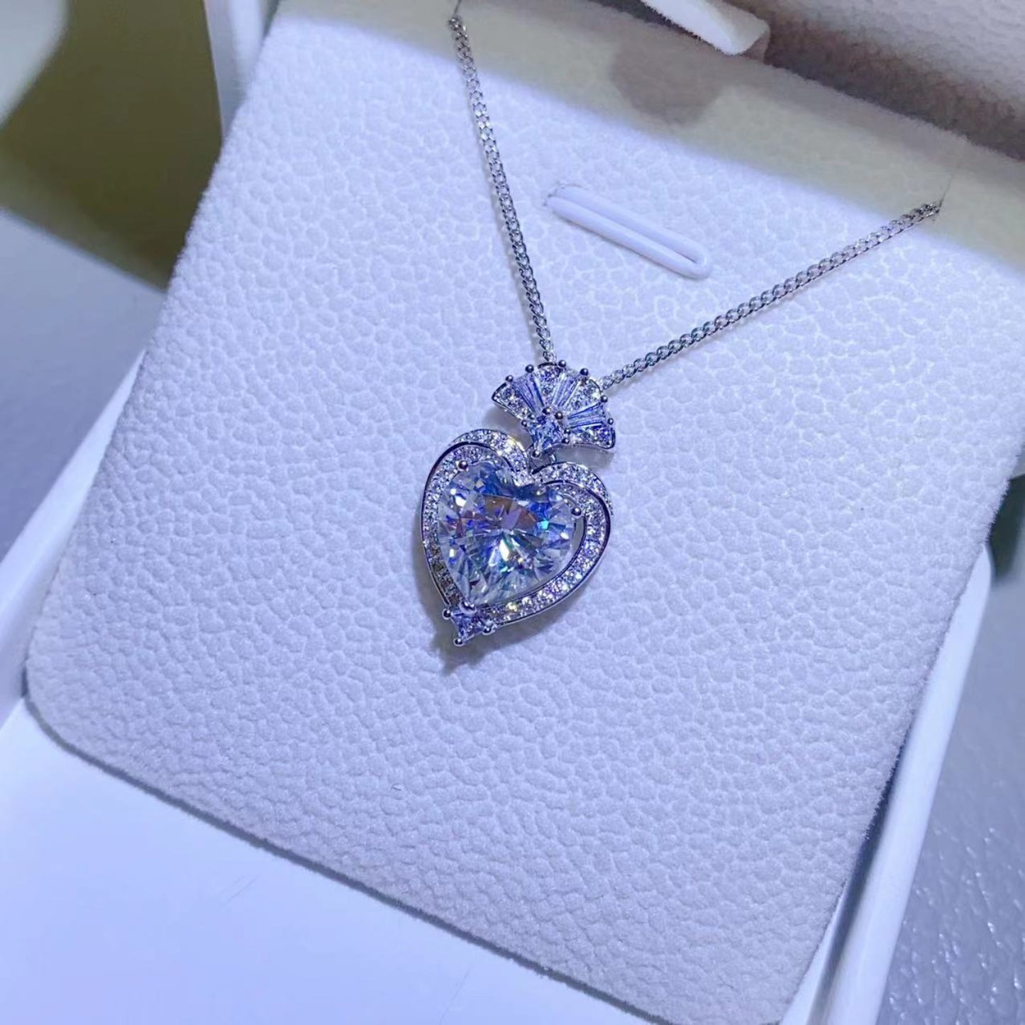 3 Carat Moissanite Heart Pendant Necklace – Sterling Silver | MerchLuxx - MerchLuxx