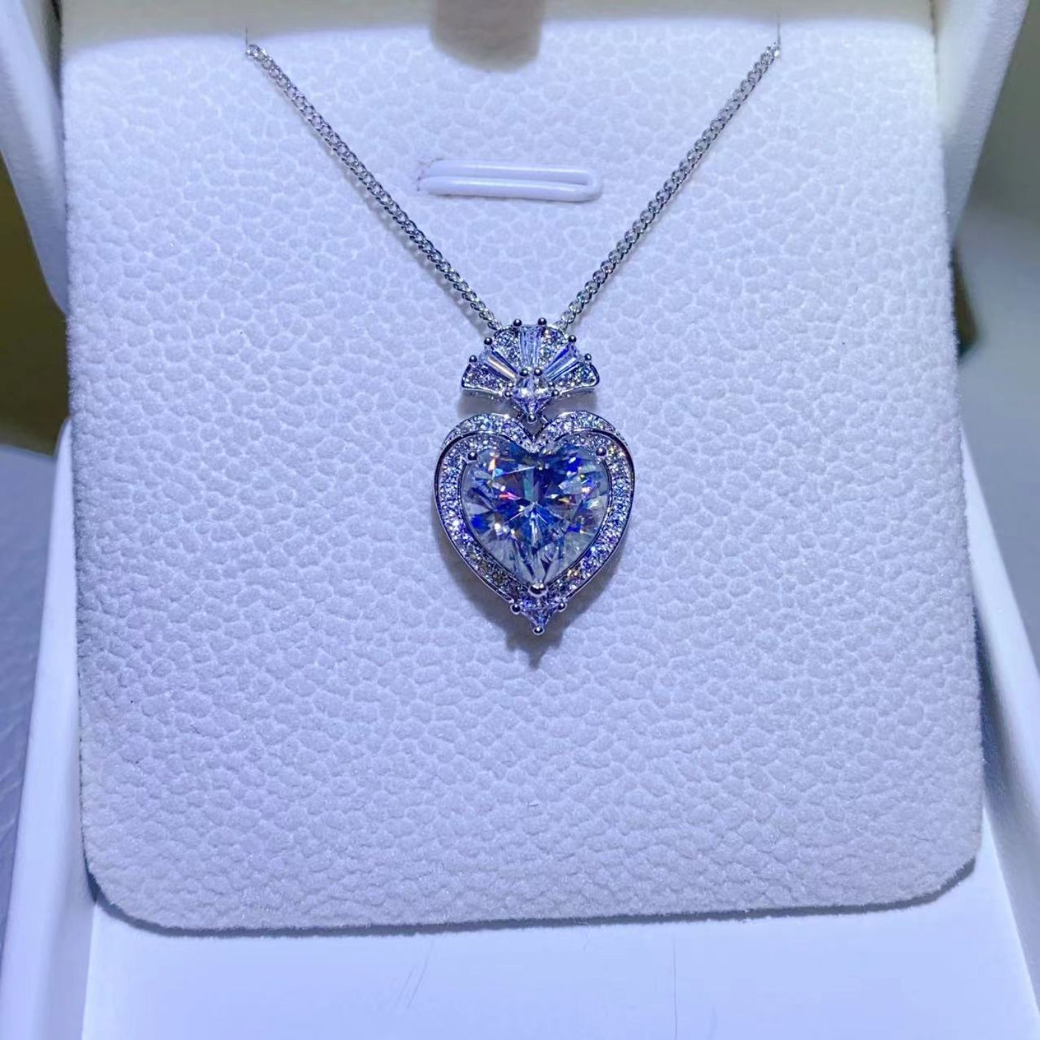 3 Carat Moissanite Heart Pendant Necklace – Sterling Silver | MerchLuxx - MerchLuxx