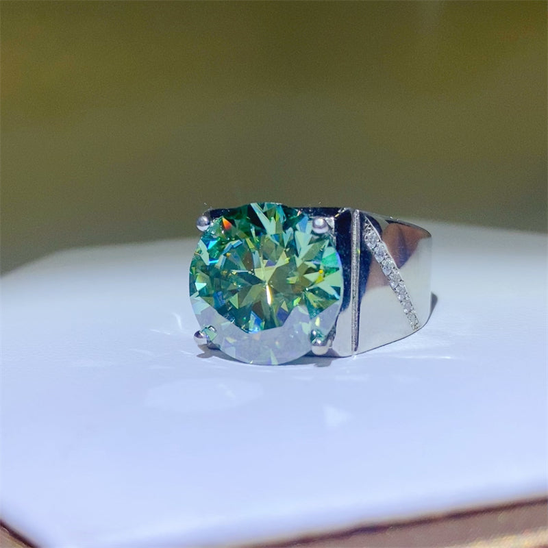 10 Carat Green Moissanite Signet Ring – Bold & Brilliant | MerchLuxx - MerchLuxx