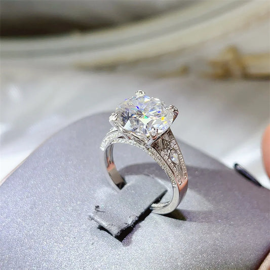 Valessia 5 carat moissanite ring in platinum-plated 925 sterling silver