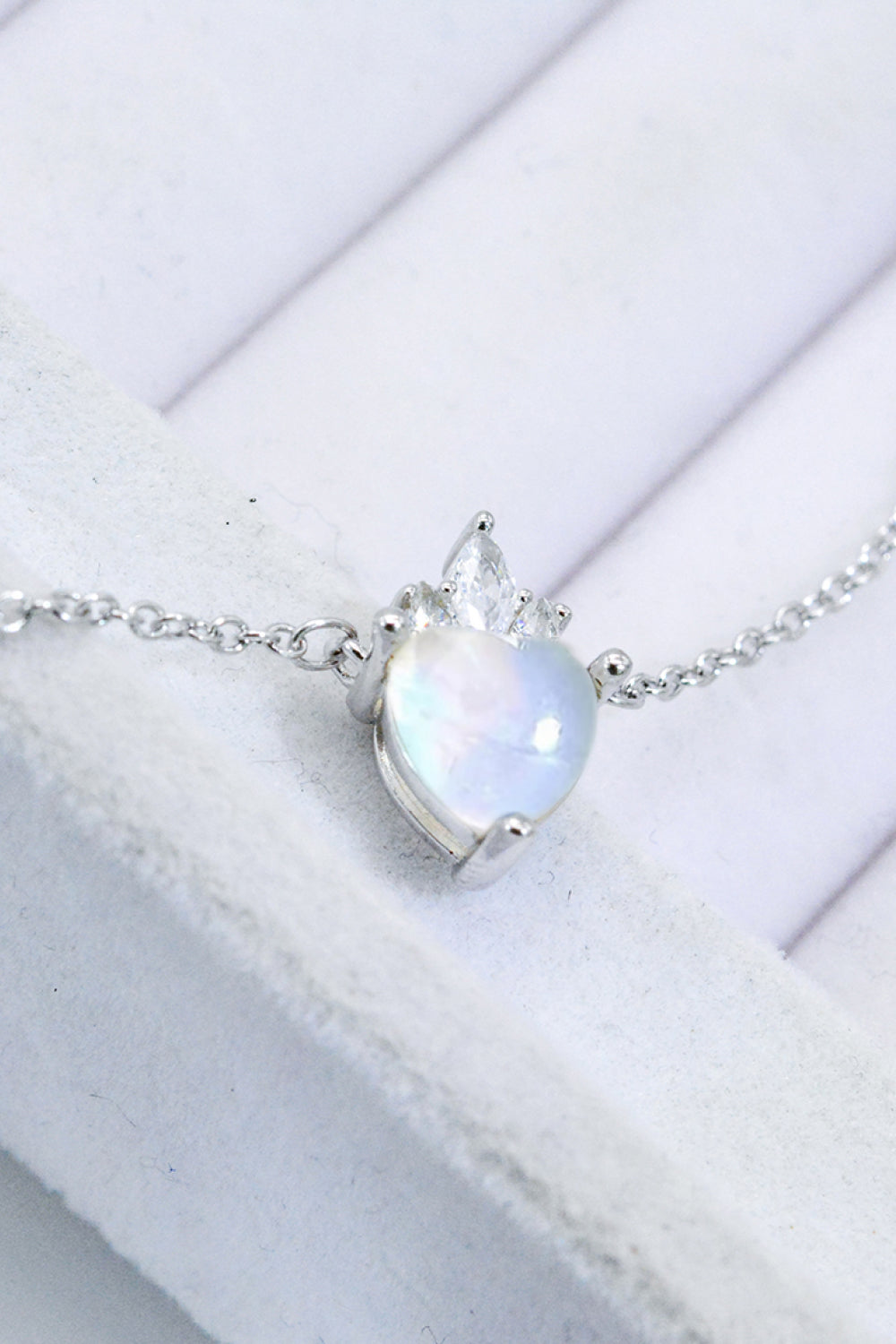 925 Sterling Silver Moonstone Heart Pendant Necklace | MerchLuxx - MerchLuxx