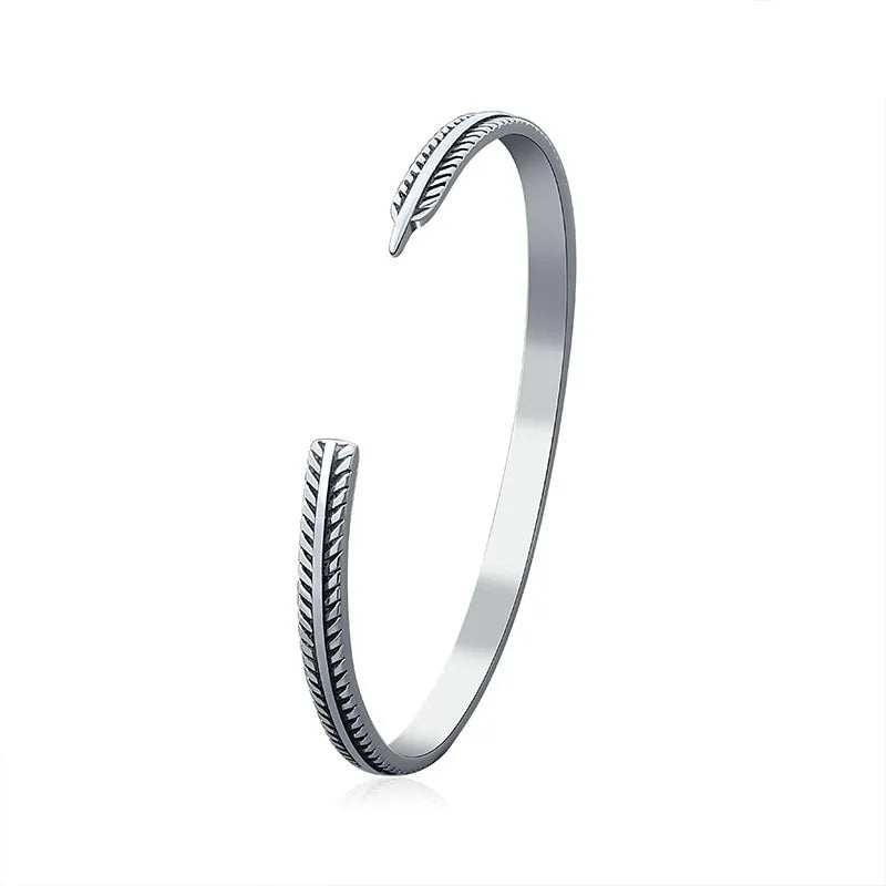 925 Sterling Silver Vintage Feather Charm Bracelet – Timeless & Unisex | MerchLuxx - MerchLuxx