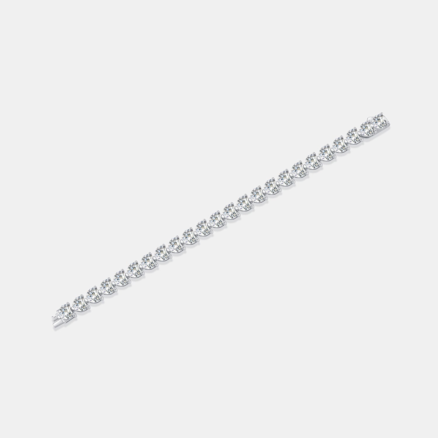 24 Carat Moissanite Heart Tennis Bracelet – Radiant Elegance | MerchLuxx - MerchLuxx