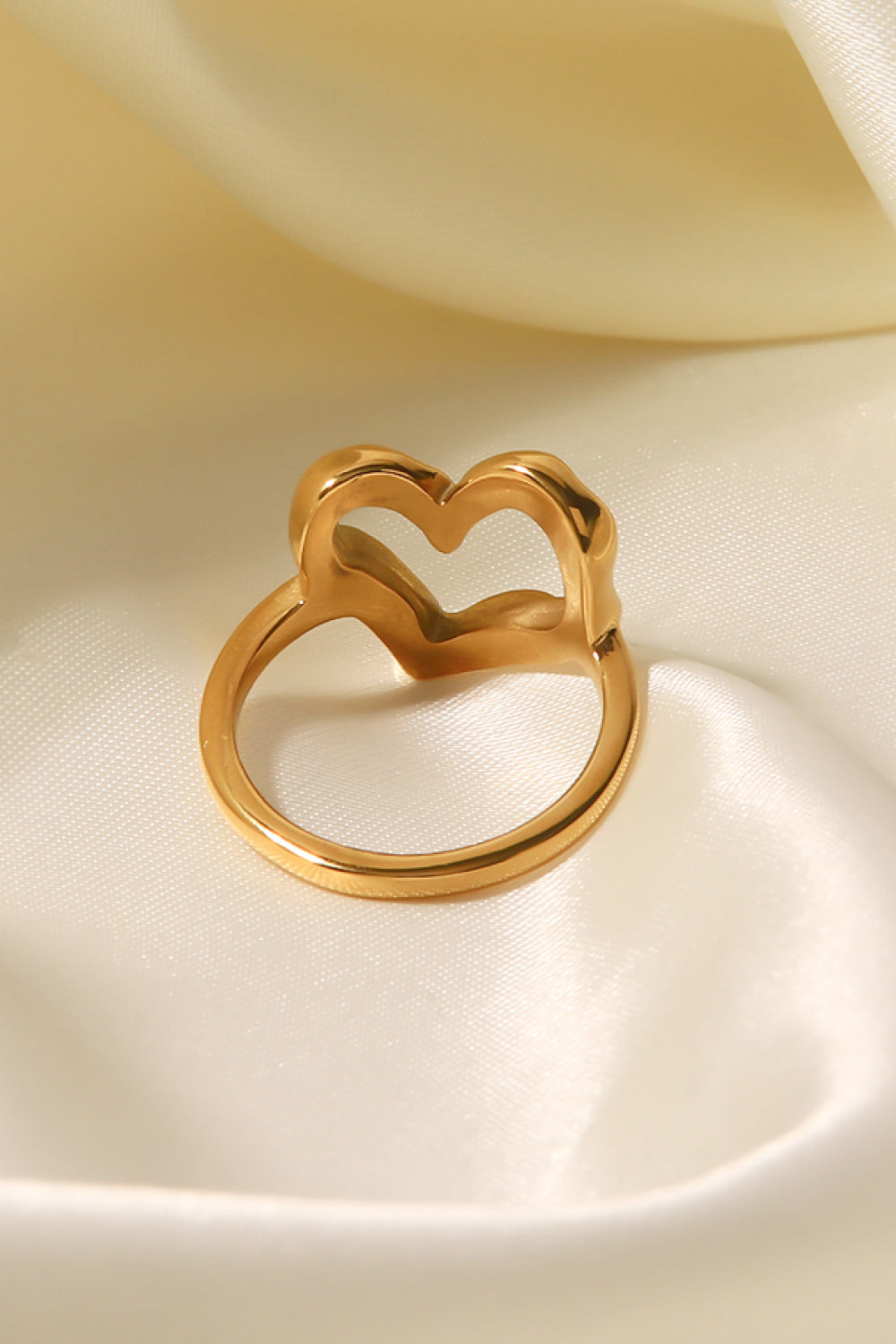 18K Gold-Plated Heart Ring – Elegant & Timeless Jewelry Piece | MerchLuxx - MerchLuxx