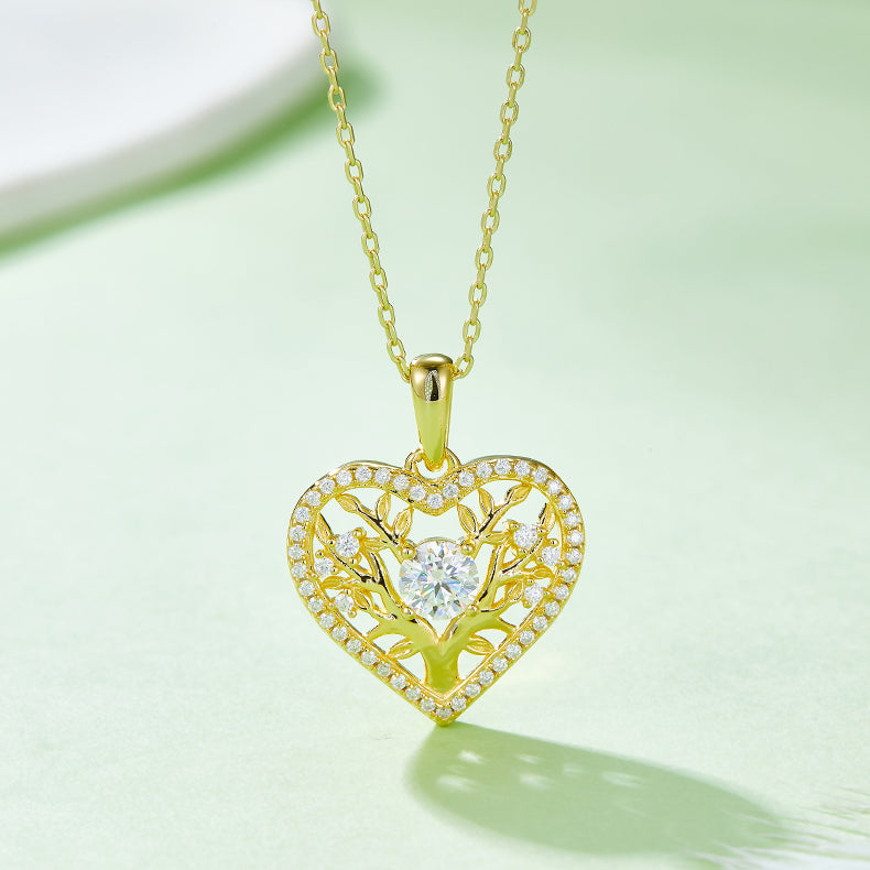 Moissanite Heart Shape Necklace – 18K Gold-Plated Sterling Silver with brilliant stone elegantly placed in the center| MerchLuxx - MerchLuxx