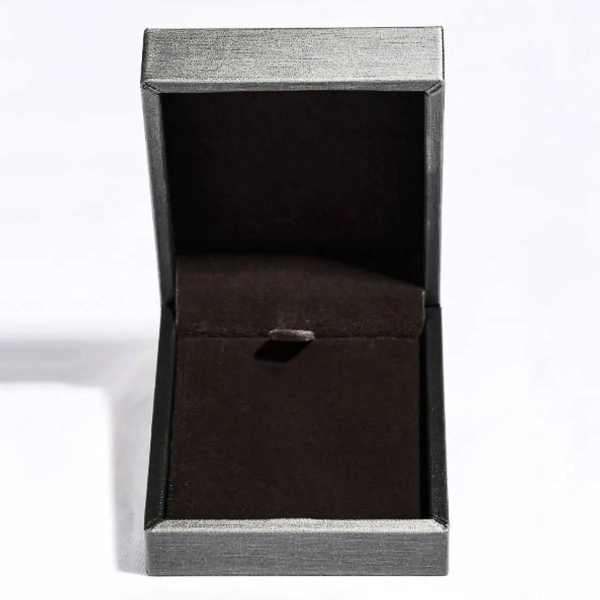 MerchLuxx moissanite ring presentation jewelry box