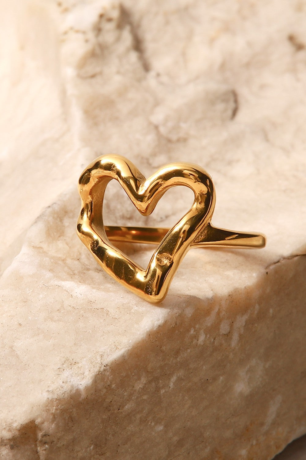 18K Gold-Plated Heart Ring – Elegant & Timeless Jewelry Piece | MerchLuxx - MerchLuxx