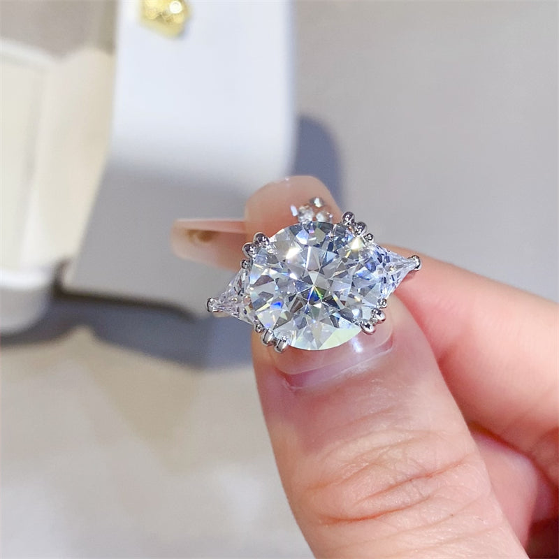 5 Carat Moissanite Sterling Silver Ring with Brilliant Side Stones | MerchLuxx - MerchLuxx