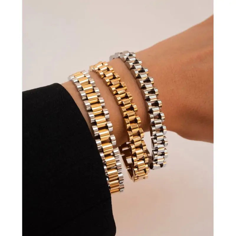 Gold Plated Chain Link Bracelet – Luxurious & Adjustable | MerchLuxx - MerchLuxx