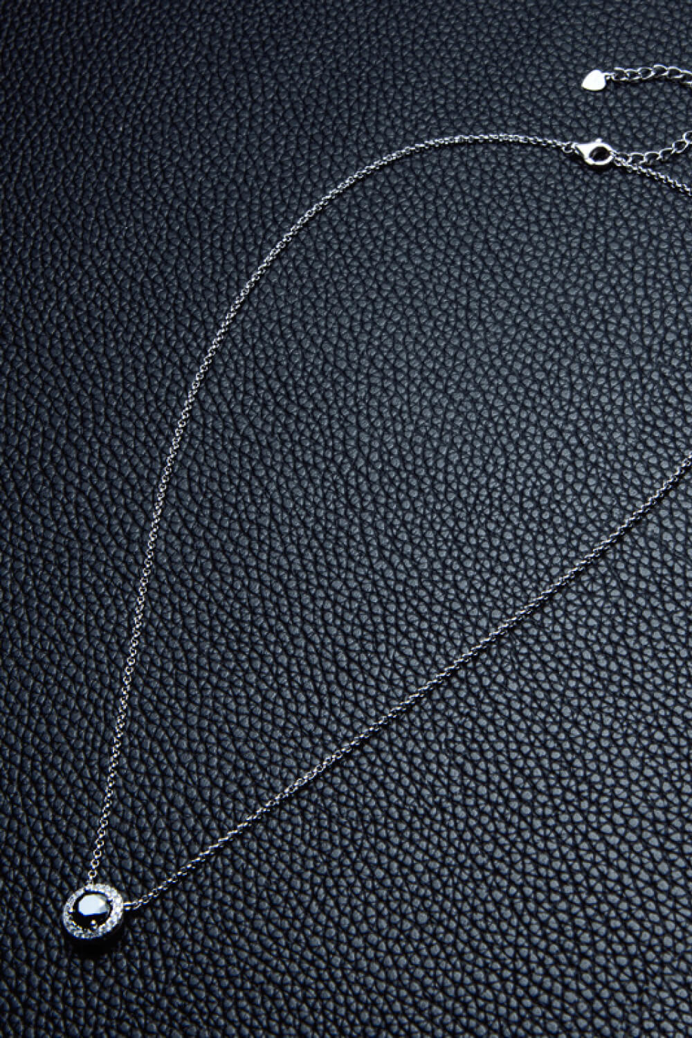 Two-Tone 1 Carat Moissanite Pendant Necklace – Elegant & Timeless | MerchLuxx - MerchLuxx