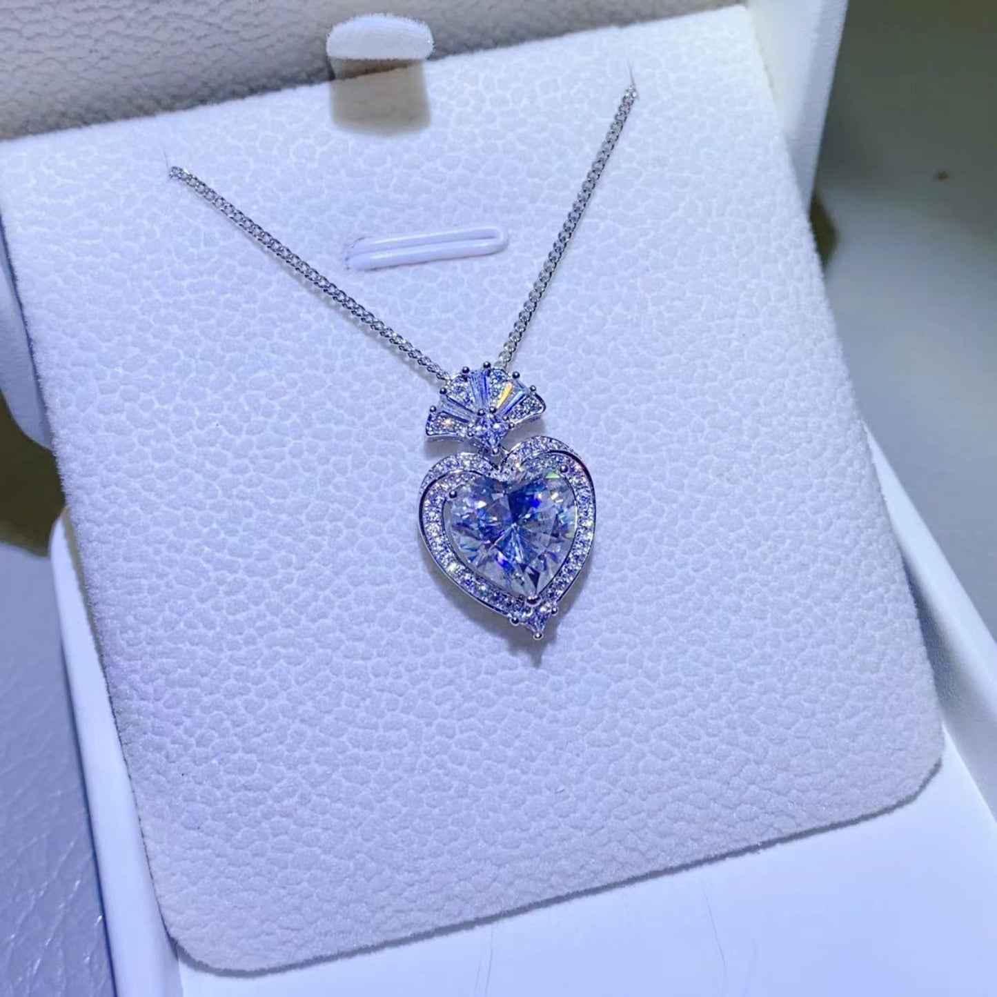 3 Carat Moissanite Heart Pendant Necklace – Sterling Silver | MerchLuxx - MerchLuxx