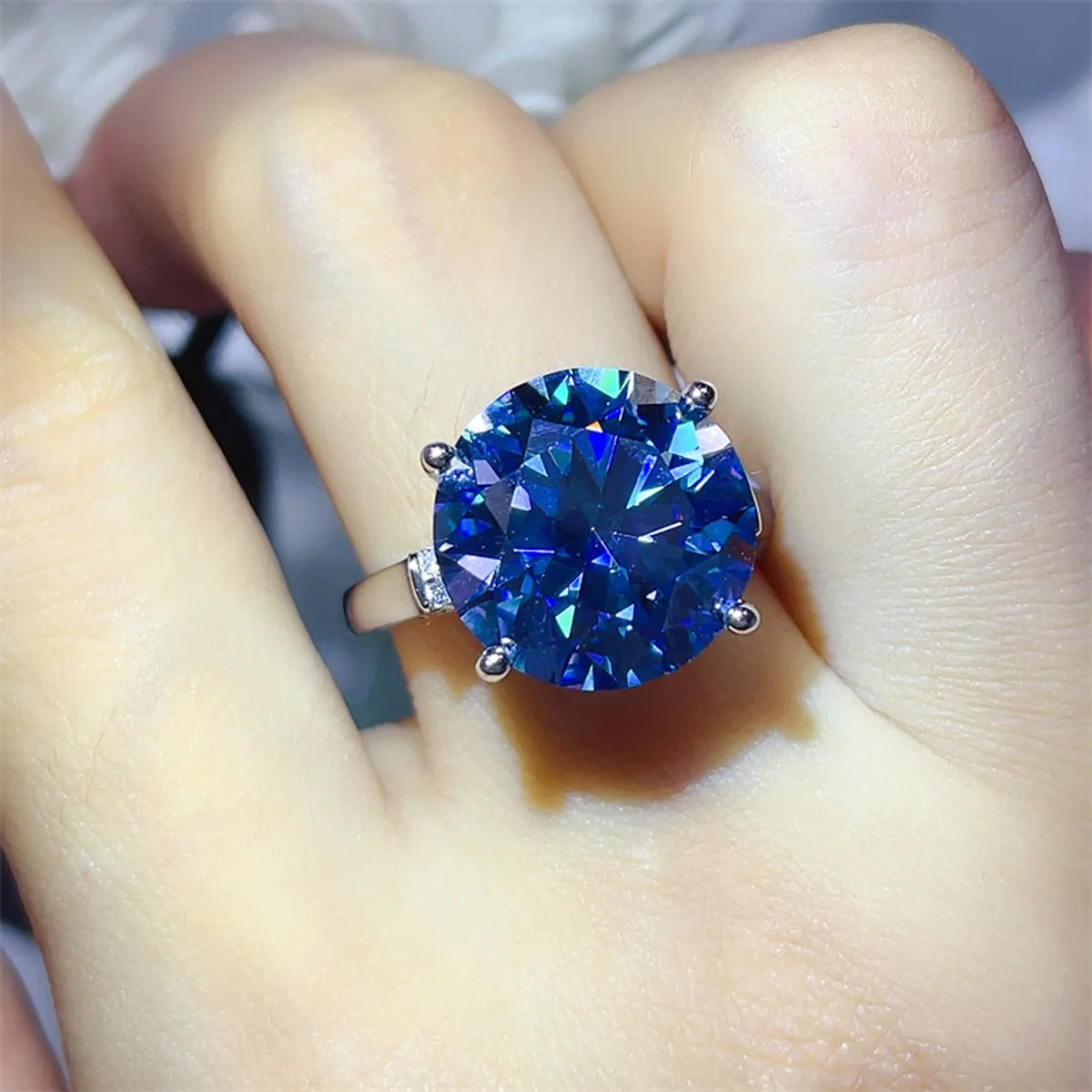 Astrielle 10-carat blue moissanite ring and pendant necklace set in sterling silver by MerchLuxx