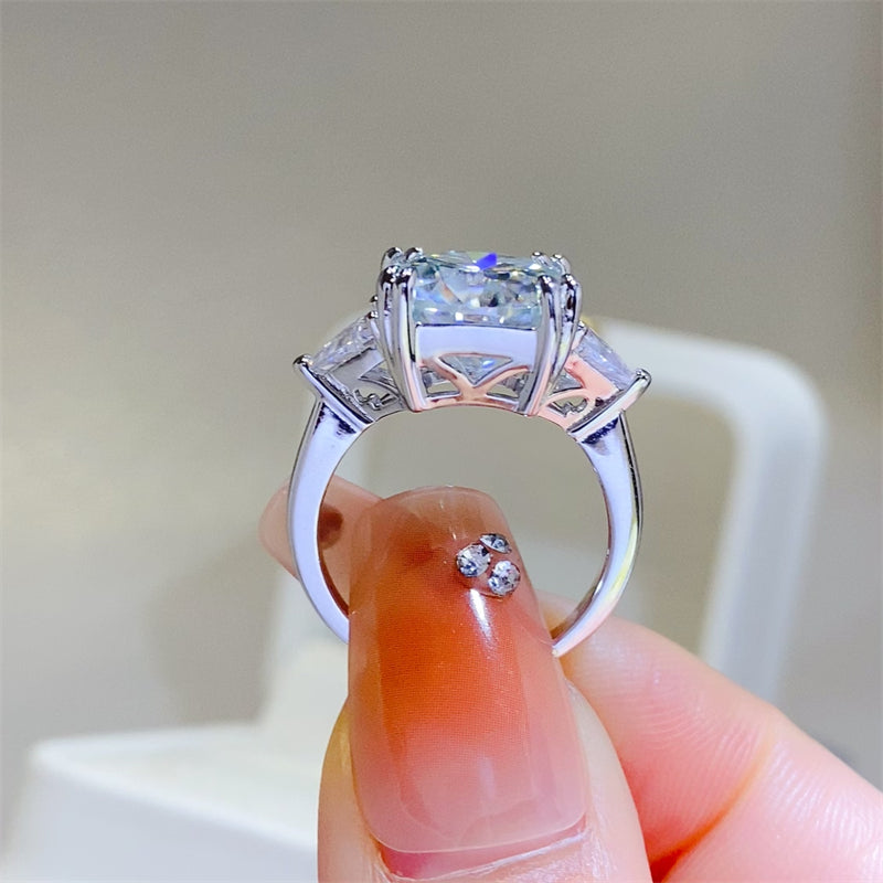 5 Carat Moissanite Sterling Silver Ring with Brilliant Side Stones | MerchLuxx - MerchLuxx