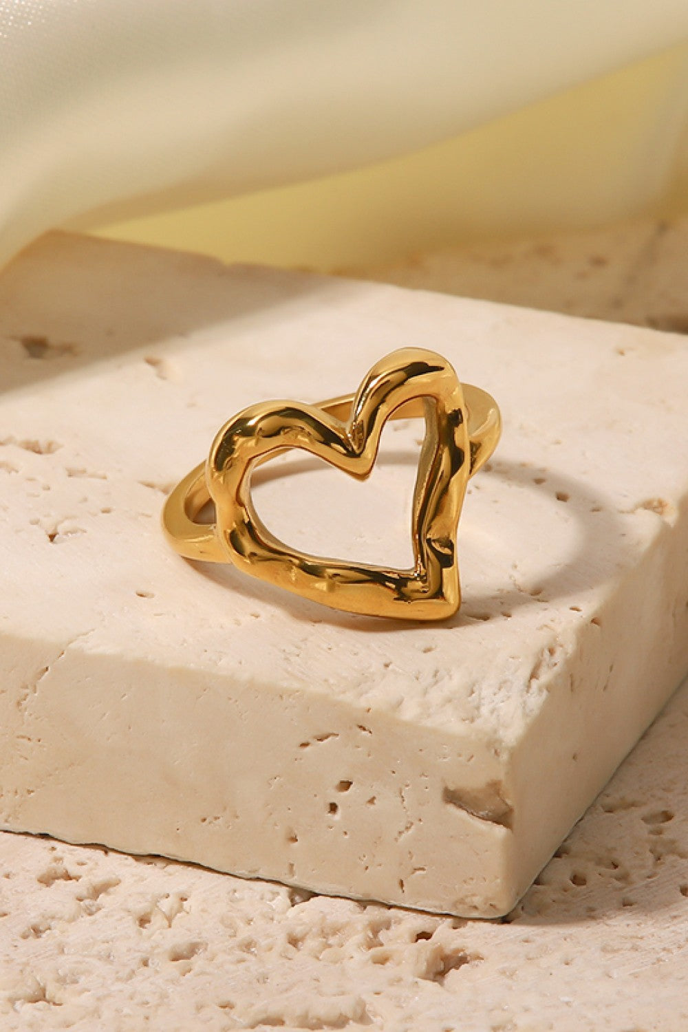 18K Gold-Plated Heart Ring – Elegant & Timeless Jewelry Piece | MerchLuxx - MerchLuxx